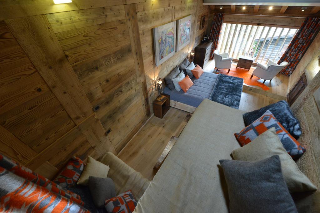 La Maison De Dolphe Chalet De Charme & Art Gallery Brusson Quarto foto