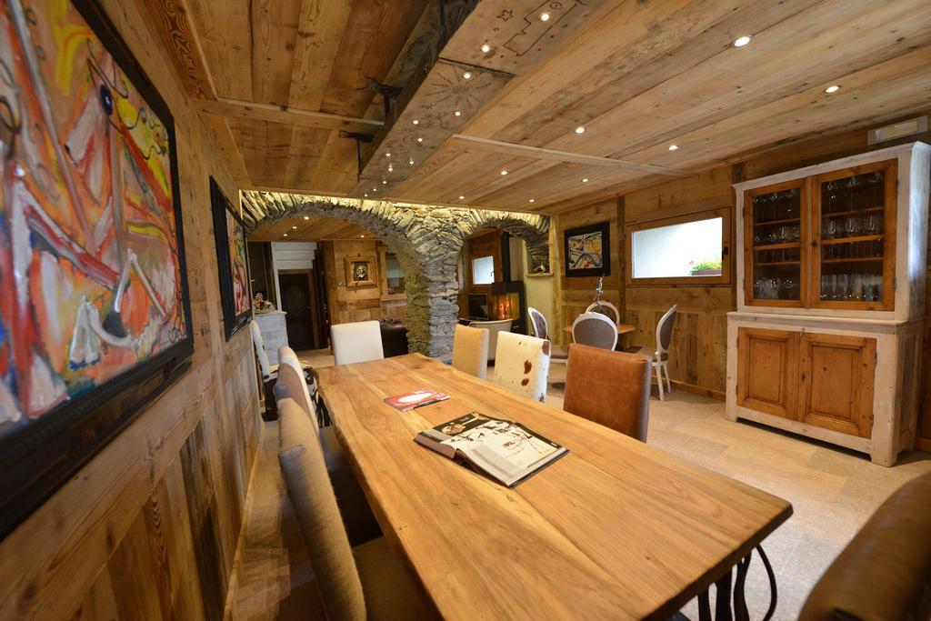 La Maison De Dolphe Chalet De Charme & Art Gallery Brusson Exterior foto